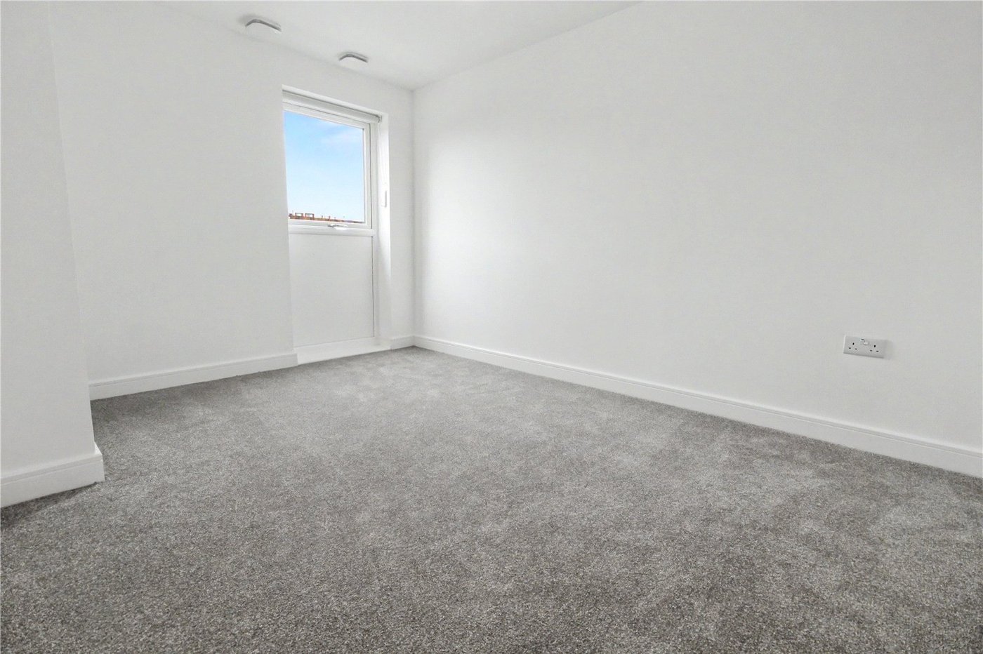 2 bedroom property to rent in Alkerden | Robinson Michael & Jackson