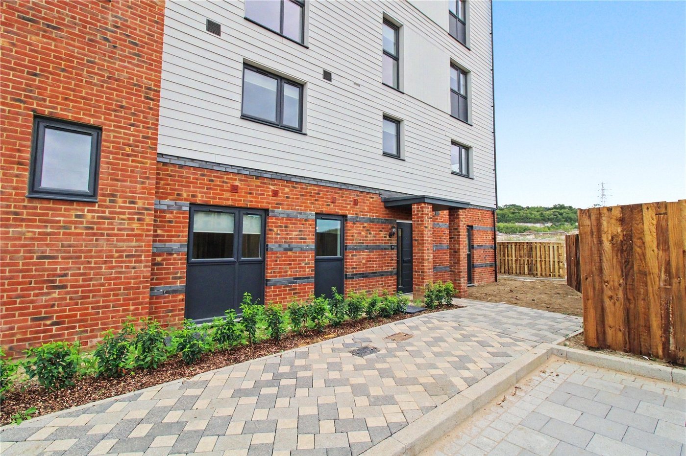 2 bedroom property to rent in Alkerden | Robinson Michael & Jackson