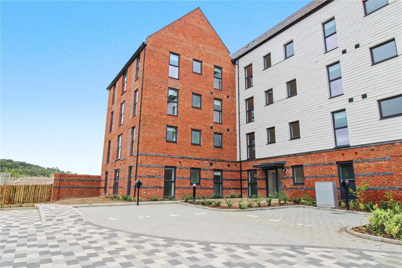 2 bedroom property to rent in Alkerden | Robinson Michael & Jackson