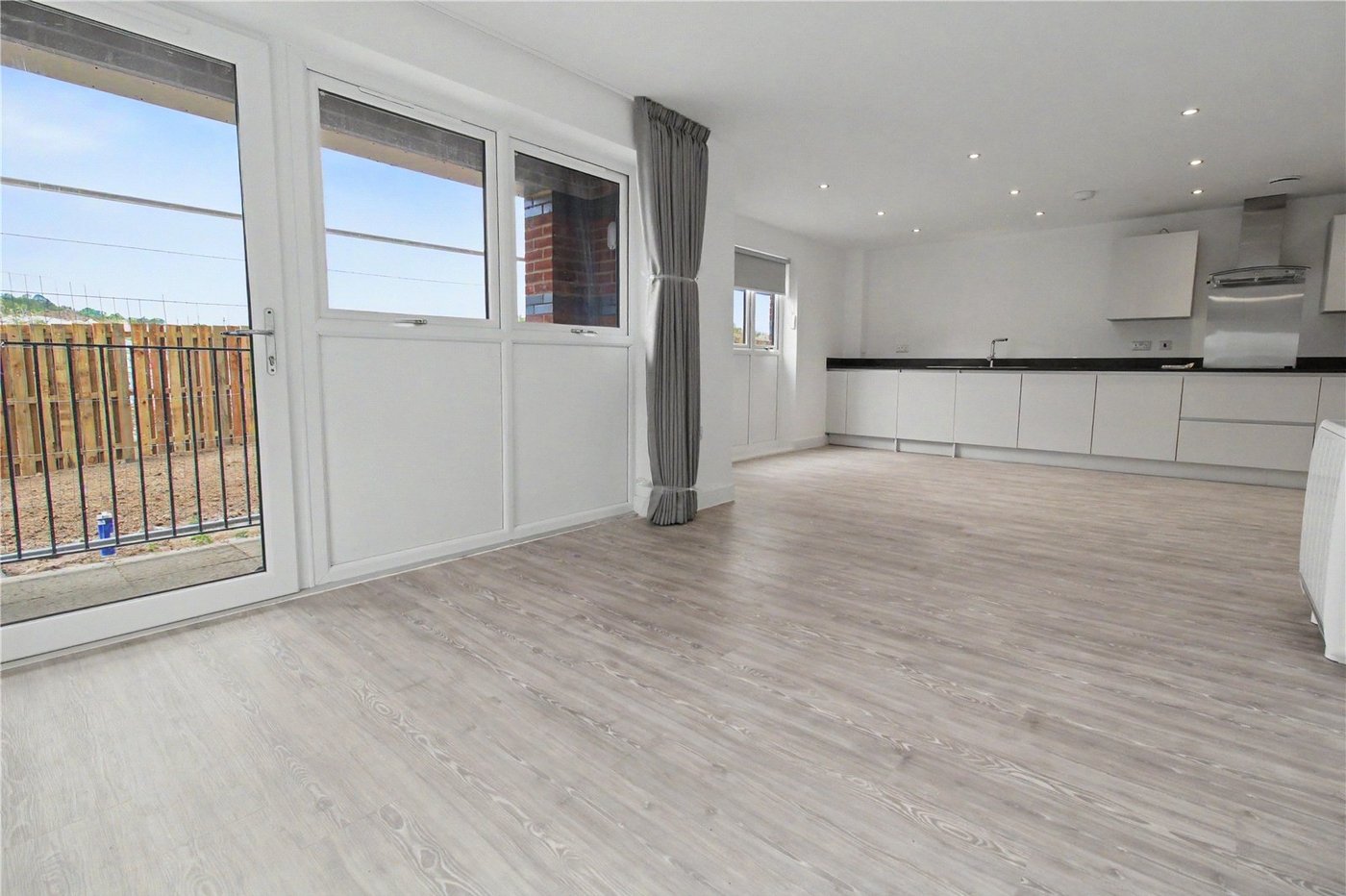 2 bedroom property to rent in Alkerden | Robinson Michael & Jackson