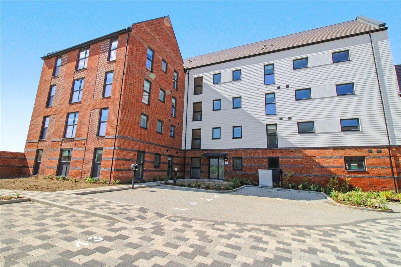 2 bedroom property to rent in Alkerden | Robinson Michael & Jackson