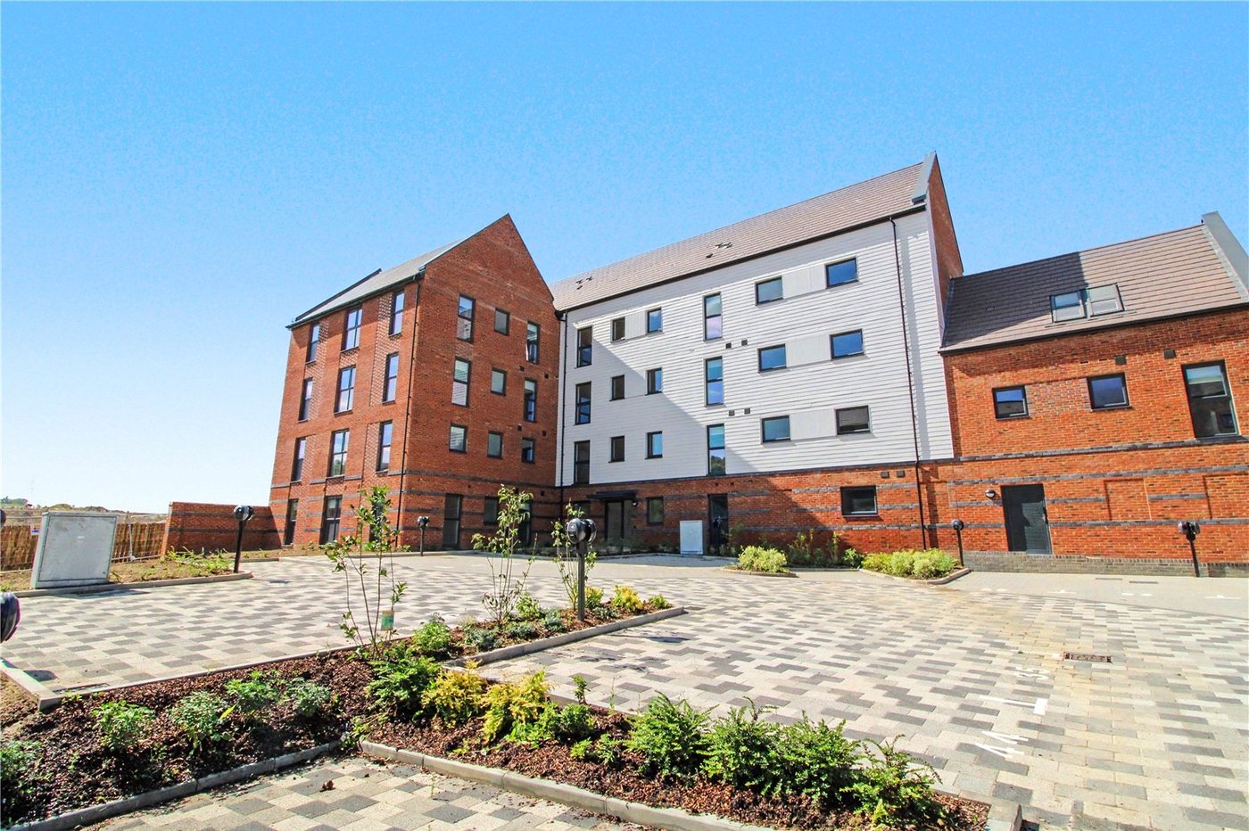 2 bedroom property to rent in Alkerden | Robinson Michael & Jackson