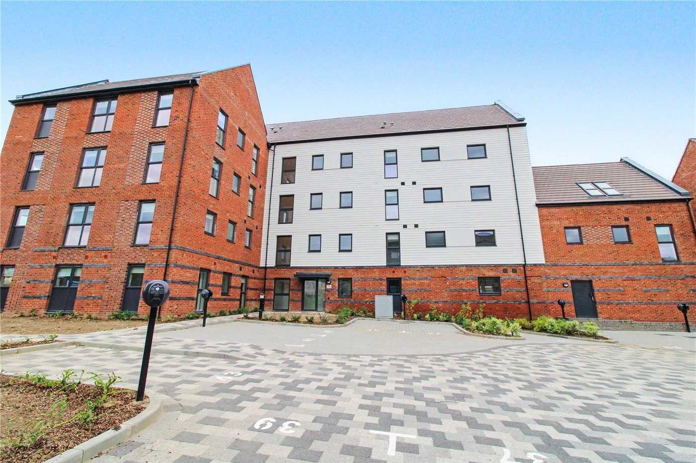 2 bedroom property to rent in Alkerden | Robinson Michael & Jackson