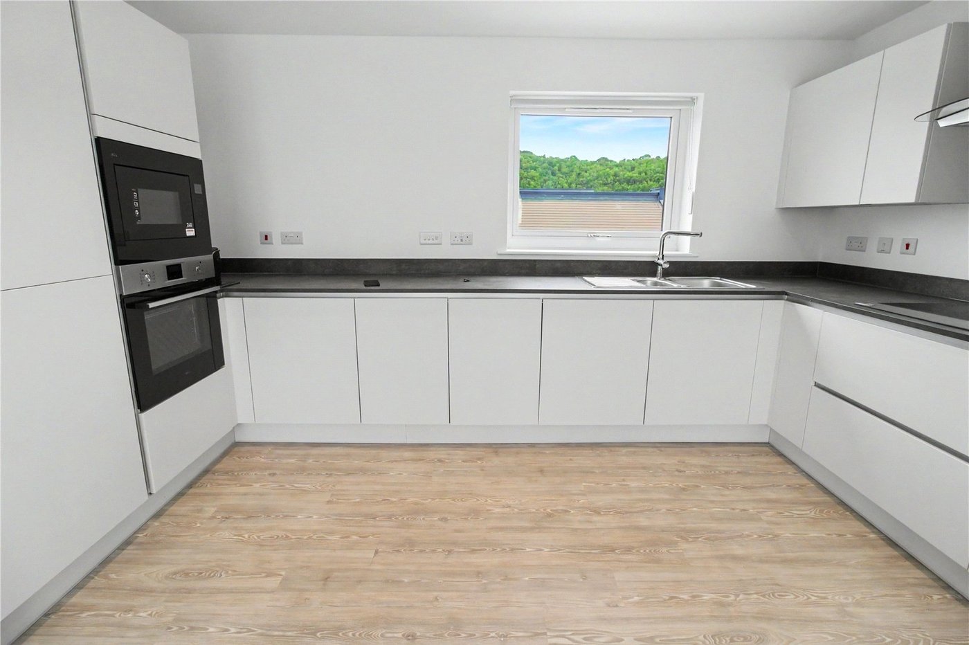 2 bedroom property to rent in Alkerden | Robinson Michael & Jackson