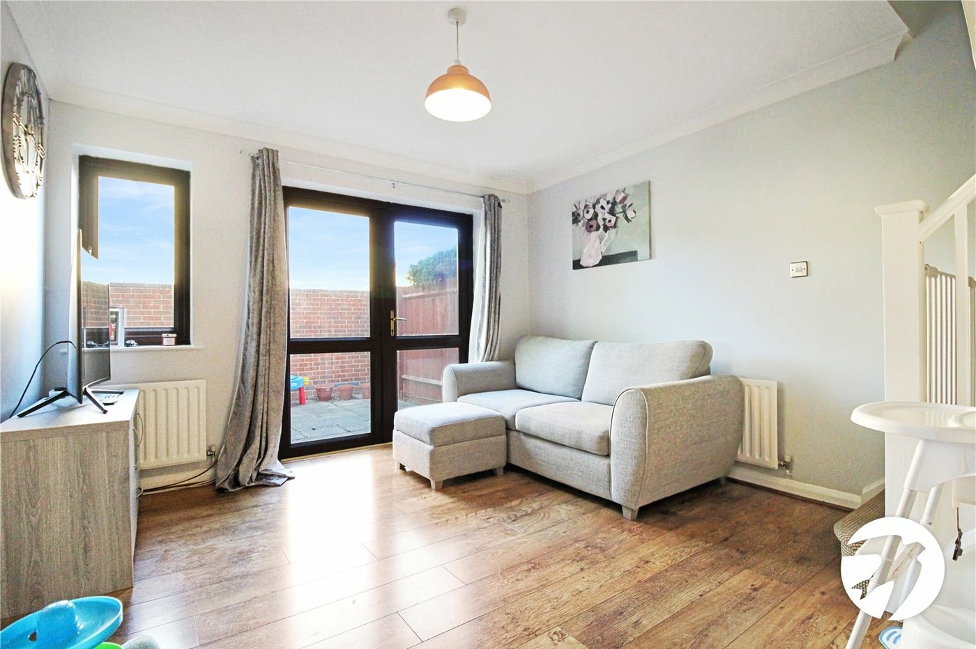 2 bedroom house to rent in Greenhithe | Robinson Michael & Jackson