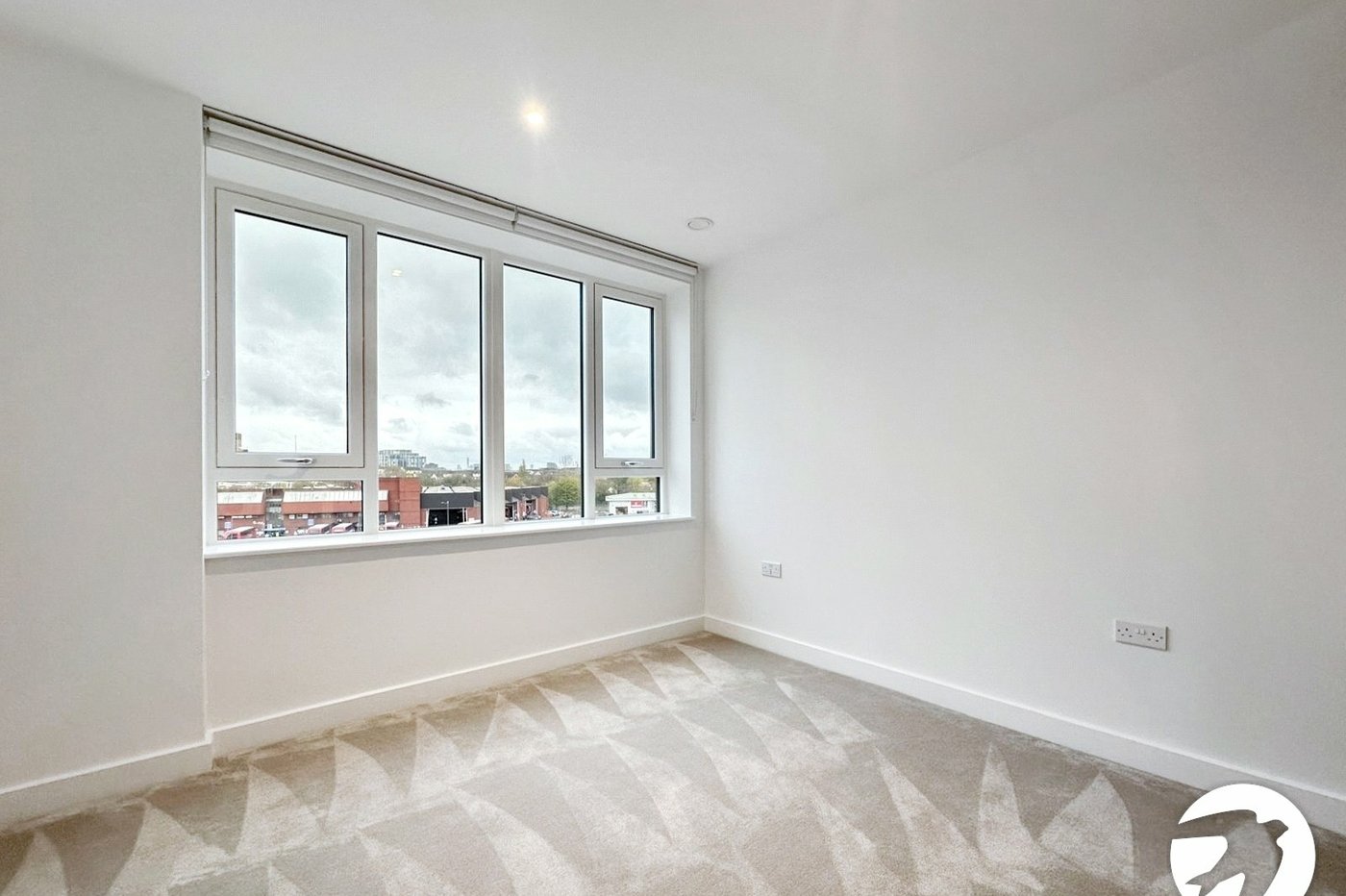 1 bedroom property to rent in Pettman Crescent | 
