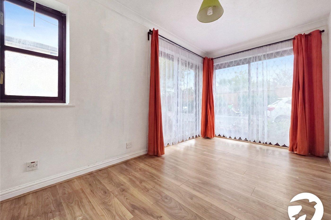 2 bedroom property to rent in London | Robinson Jackson