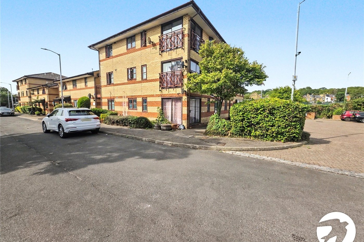 2 bedroom property to rent in London | Robinson Jackson