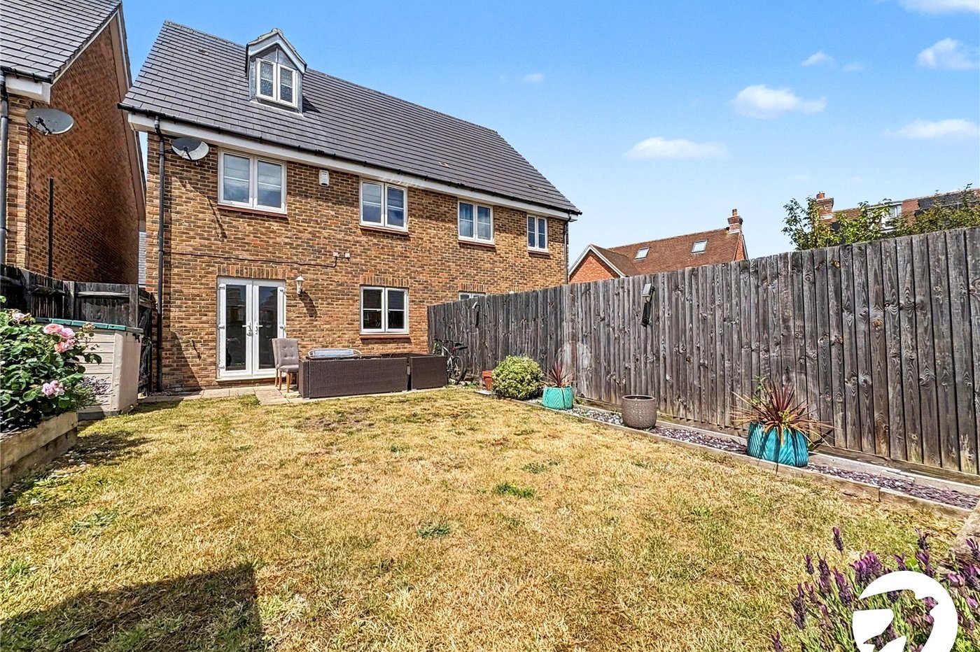 4 bedroom house to rent in Wainscott | Robinson Michael & Jackson