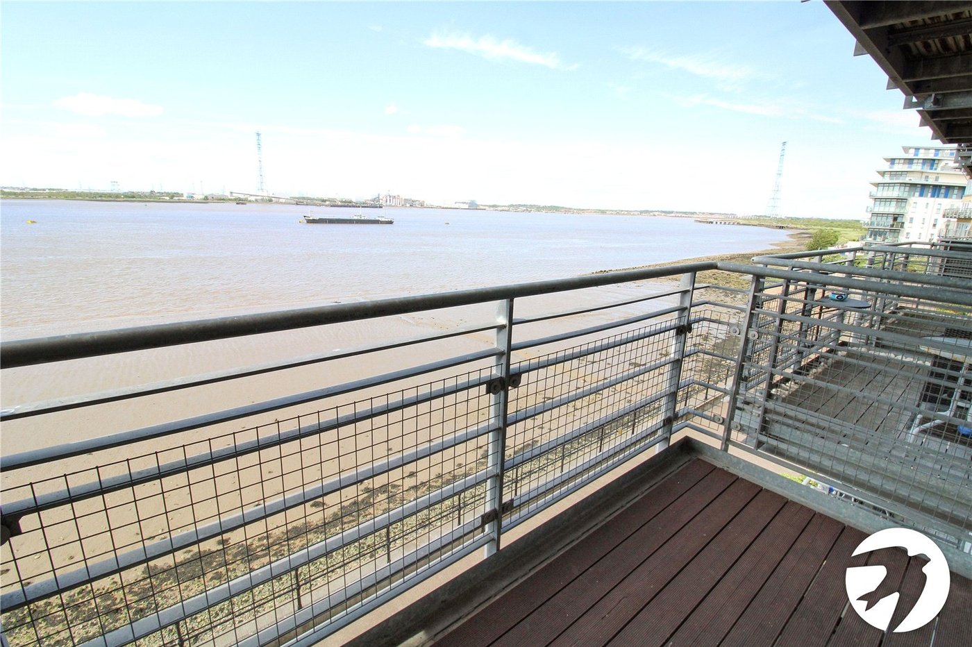 2 bedroom property to rent in Greenhithe | Robinson Michael & Jackson