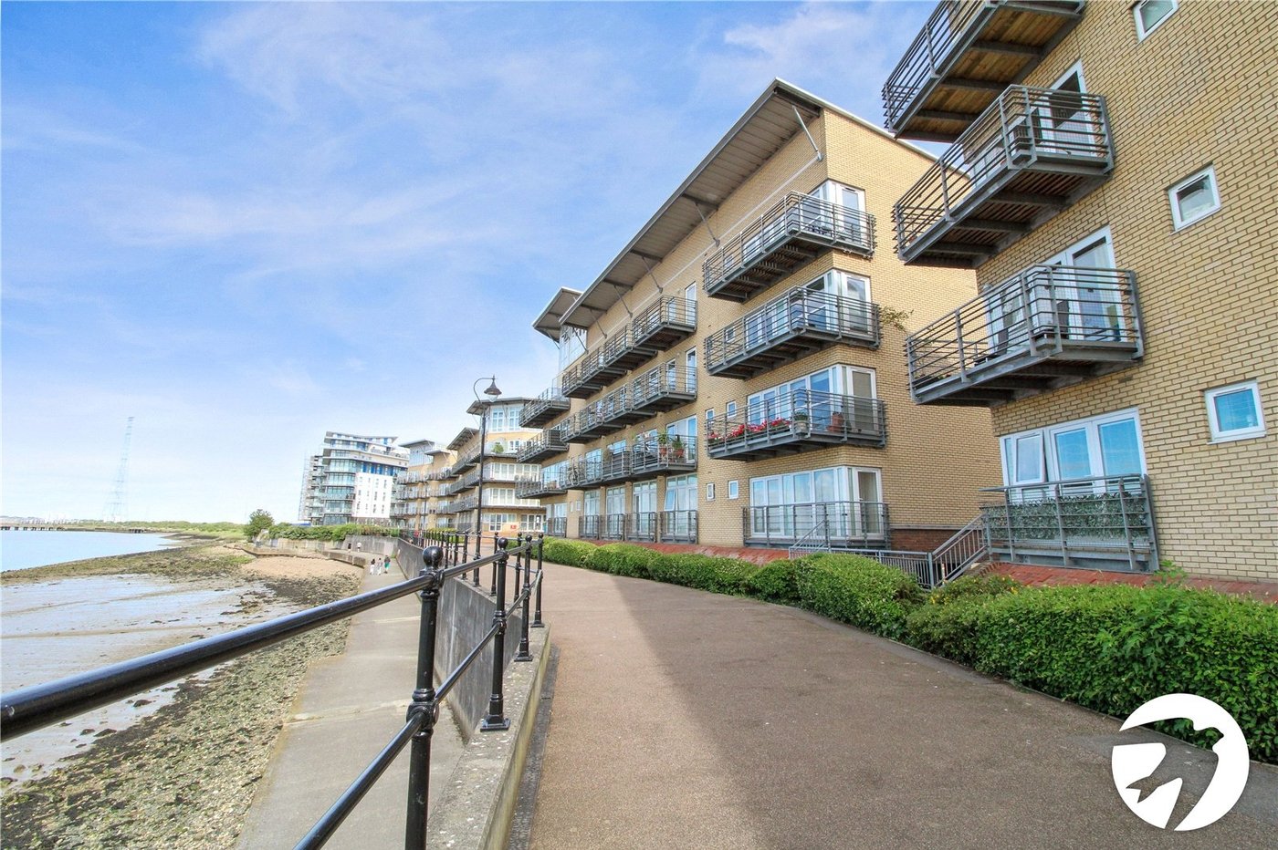 2 bedroom property to rent in Greenhithe | Robinson Michael & Jackson