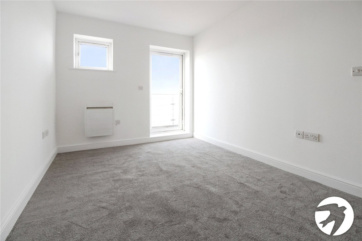 2 bedroom property to rent in Greenhithe | Robinson Michael & Jackson