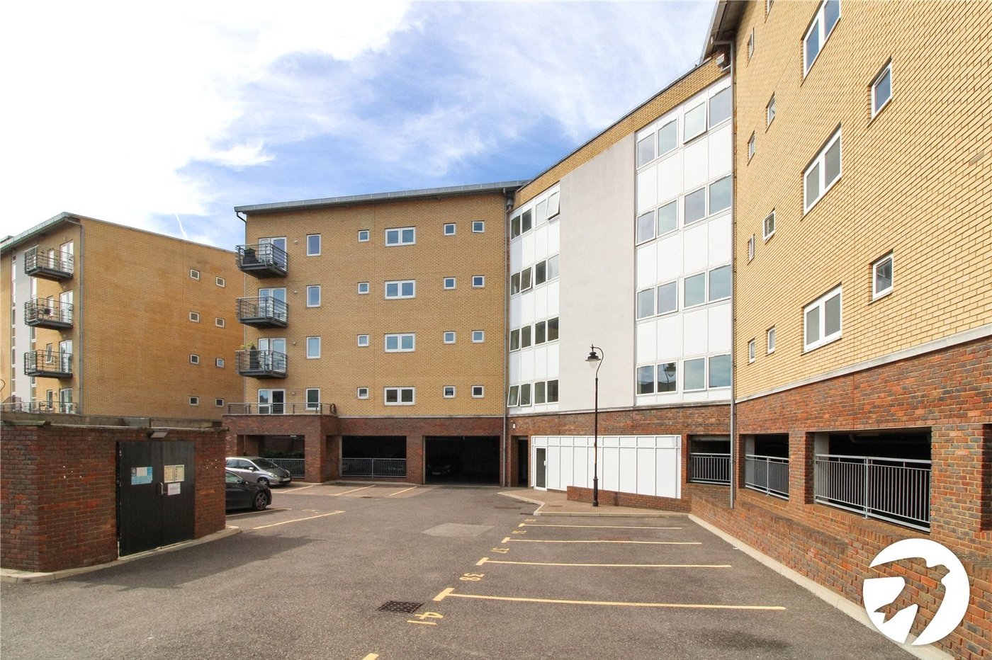 2 bedroom property to rent in Greenhithe | Robinson Michael & Jackson