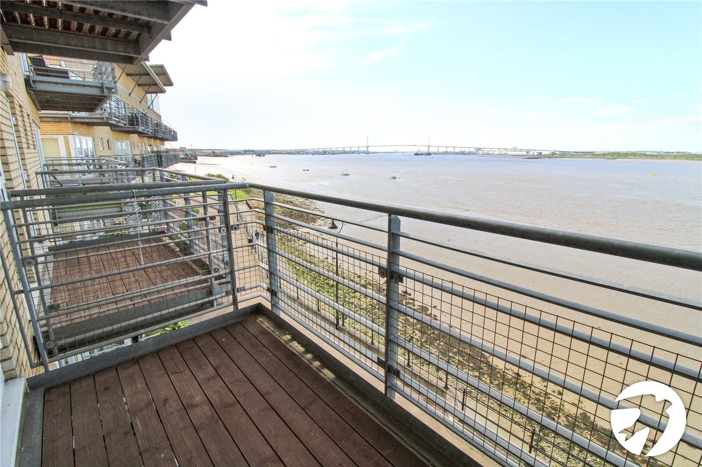 2 bedroom property to rent in Greenhithe | Robinson Michael & Jackson