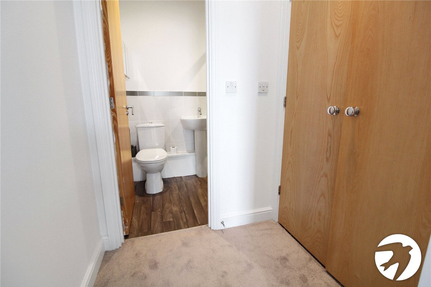 2 bedroom property to rent in Greenhithe | Robinson Michael & Jackson