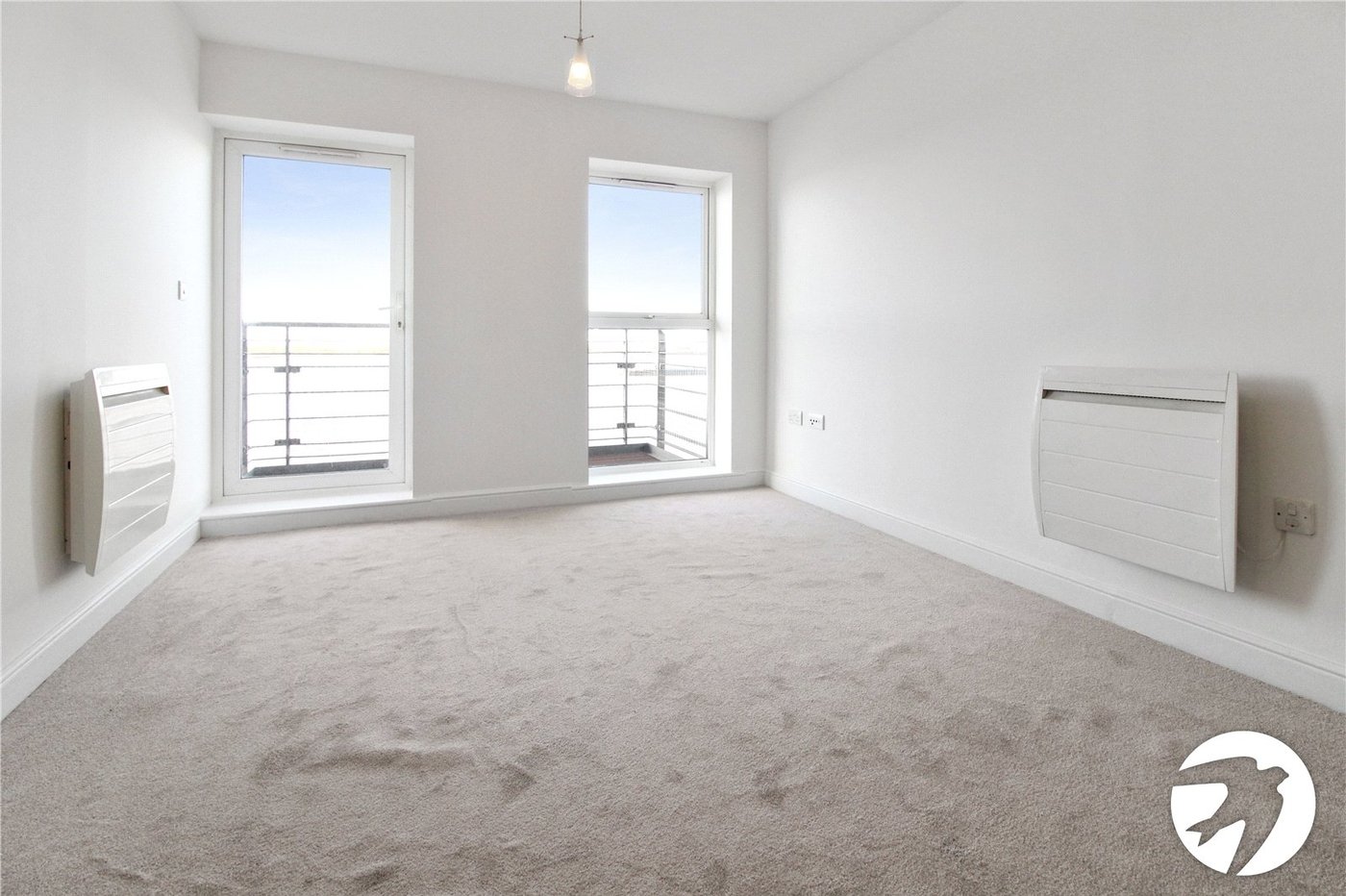 2 bedroom property to rent in Greenhithe | Robinson Michael & Jackson