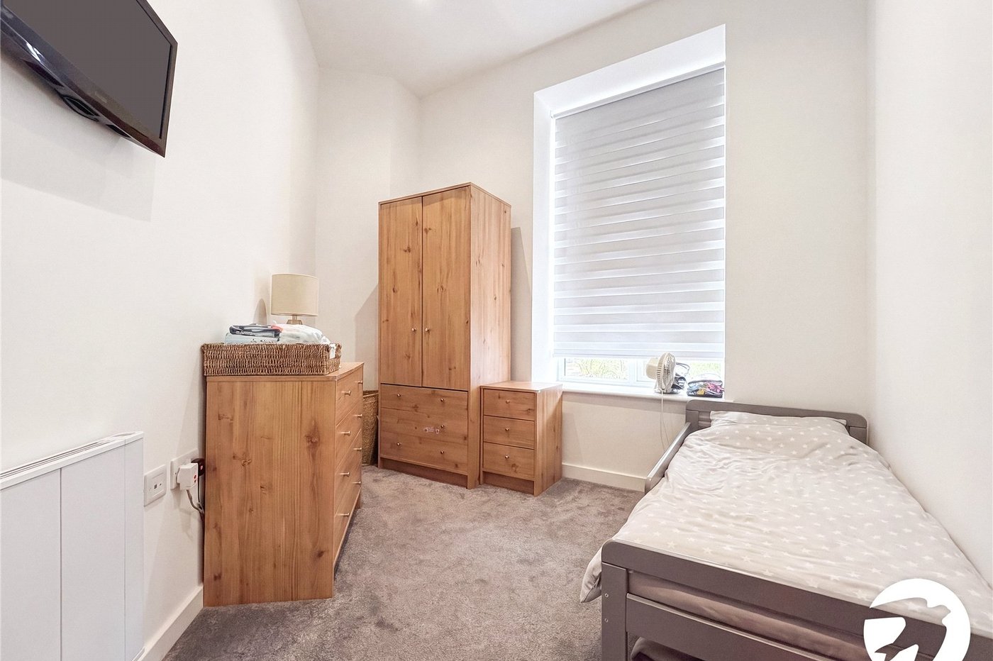2 bedroom property to rent in Chatham Maritime | Robinson Michael & Jackson