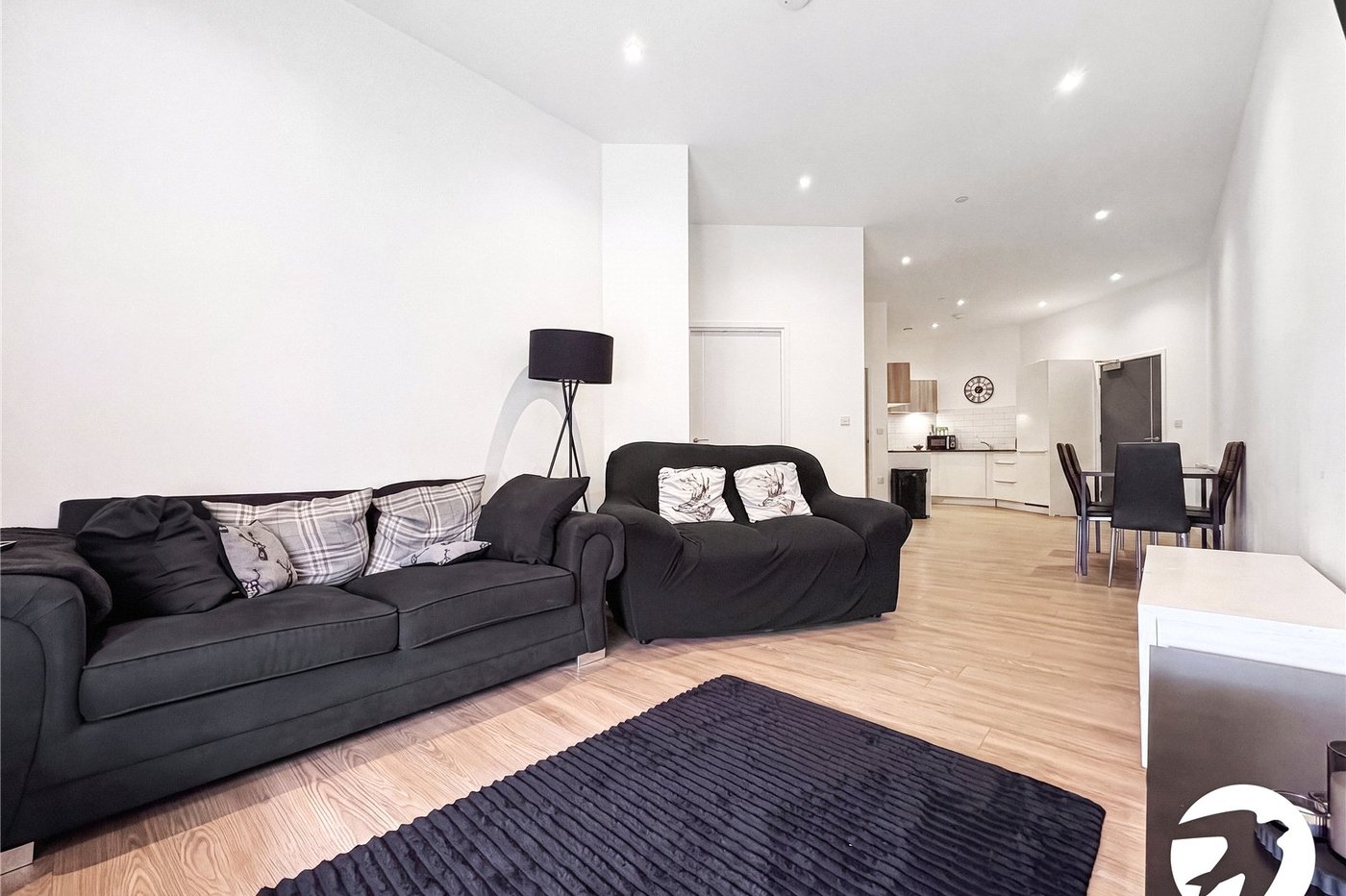 2 bedroom property to rent in Chatham Maritime | Robinson Michael & Jackson