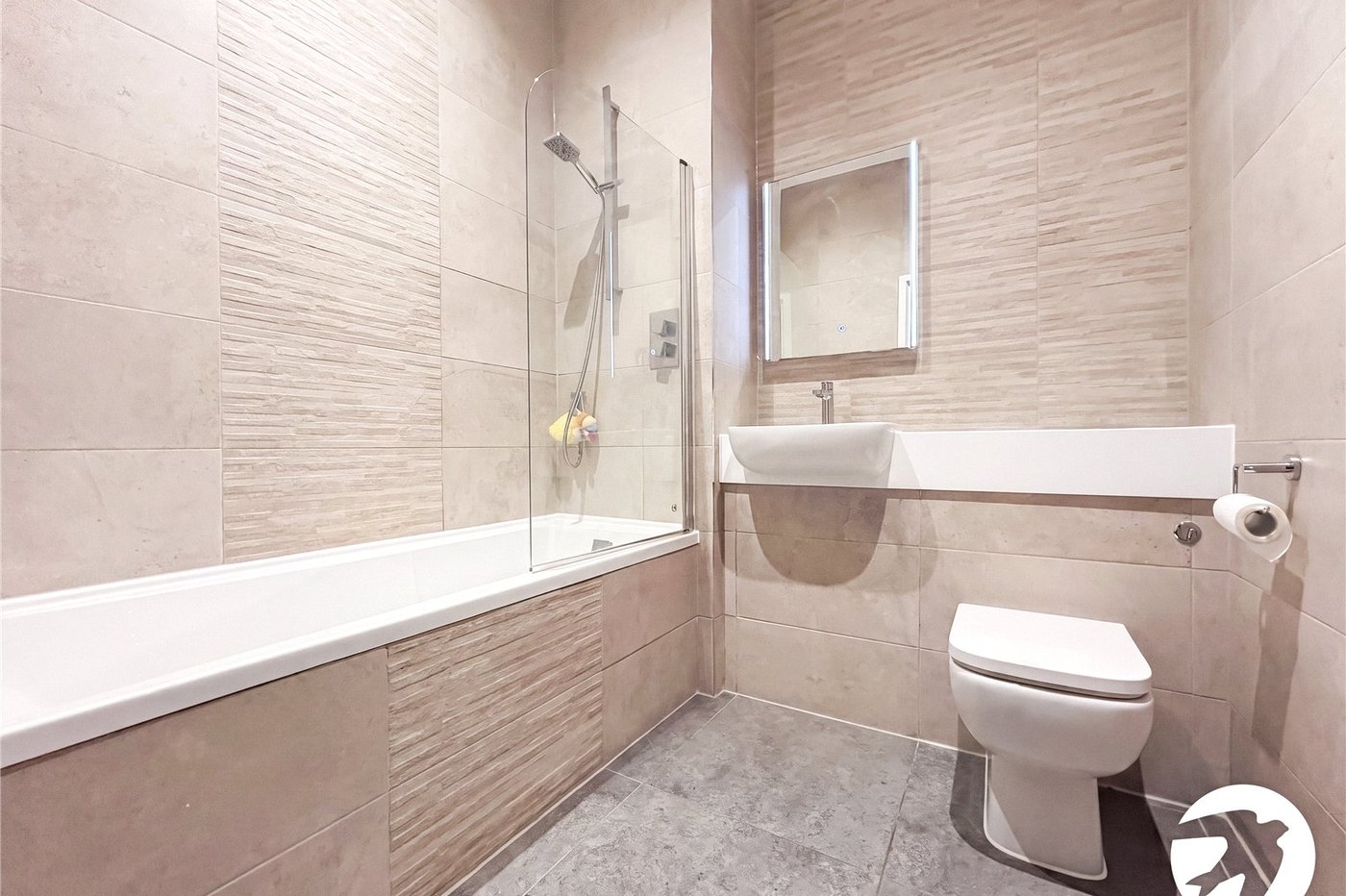 2 bedroom property to rent in Chatham Maritime | Robinson Michael & Jackson