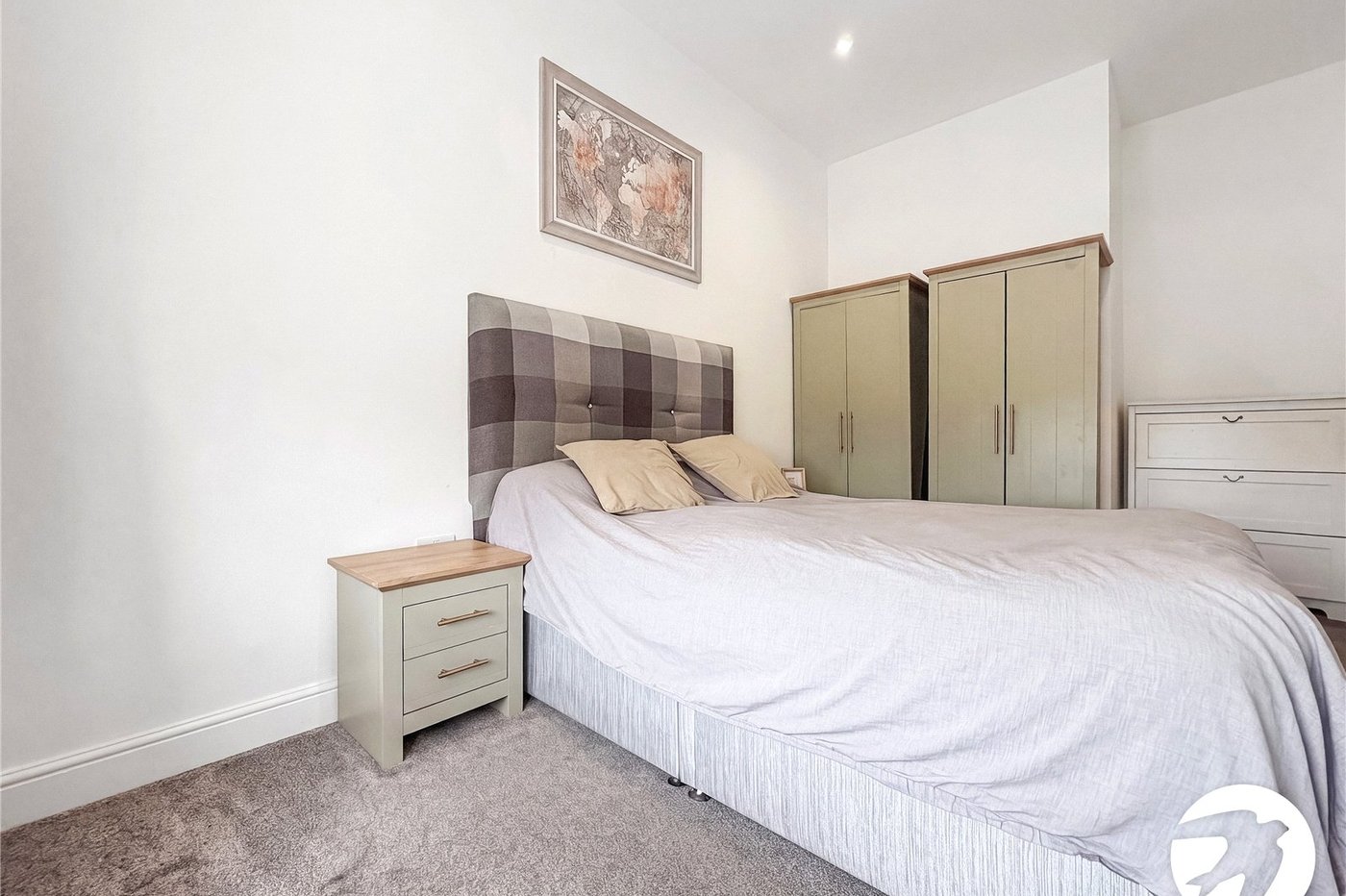 2 bedroom property to rent in Chatham Maritime | Robinson Michael & Jackson