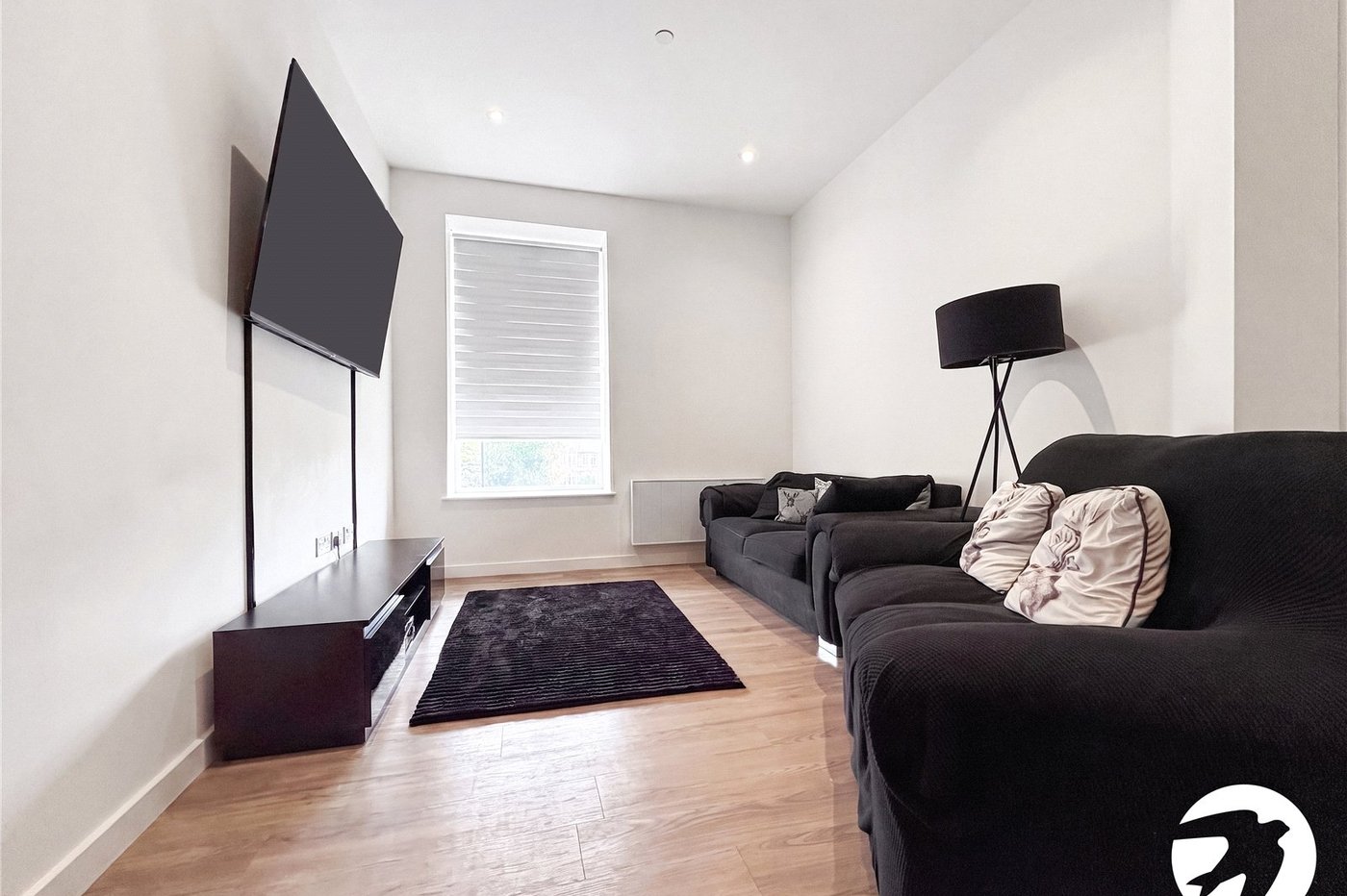 2 bedroom property to rent in Chatham Maritime | Robinson Michael & Jackson