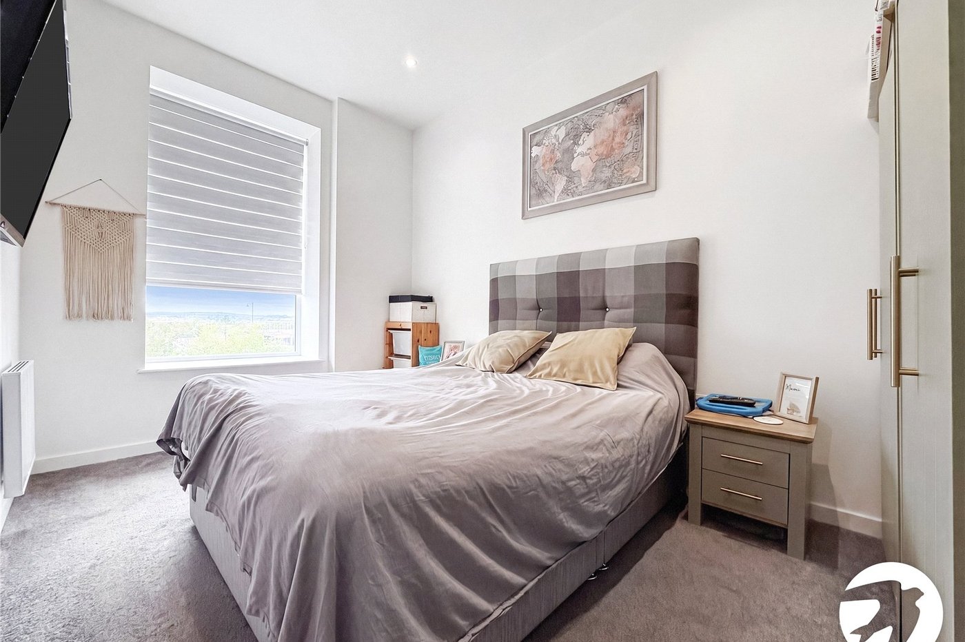 2 bedroom property to rent in Chatham Maritime | Robinson Michael & Jackson