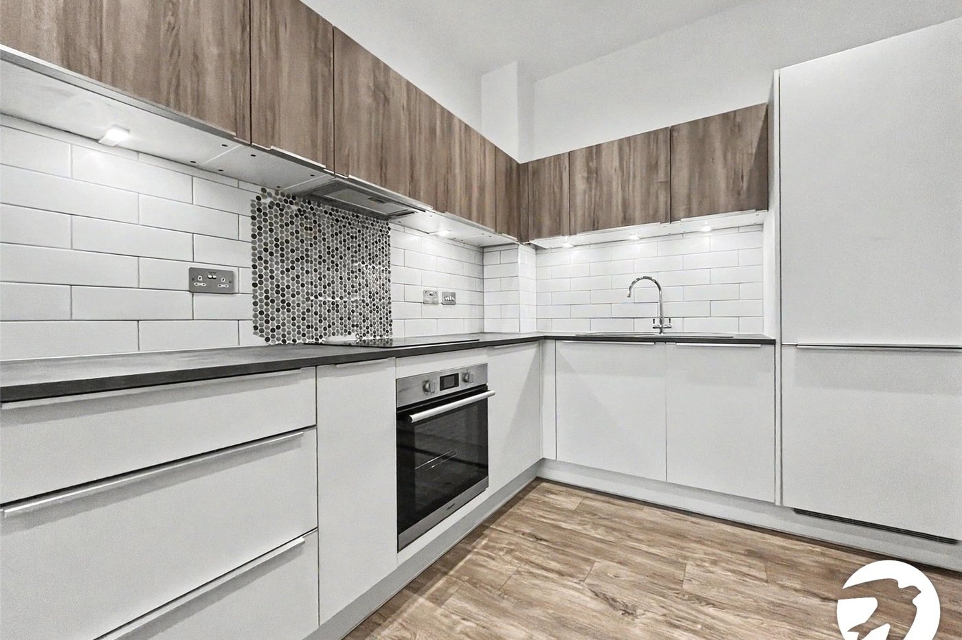 2 bedroom property to rent in Chatham Maritime | Robinson Michael & Jackson