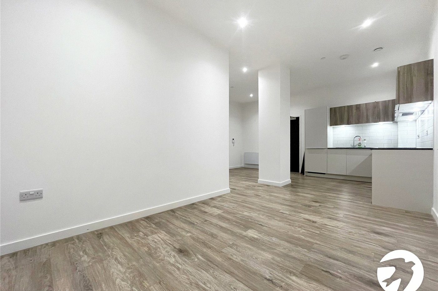 2 bedroom property to rent in Chatham Maritime | Robinson Michael & Jackson