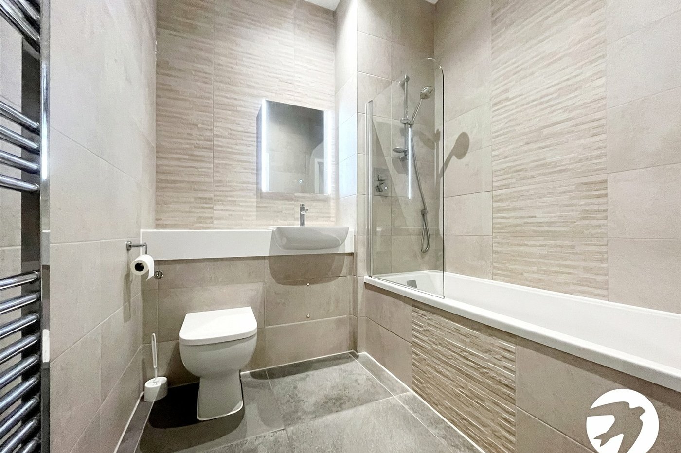 2 bedroom property to rent in Chatham Maritime | Robinson Michael & Jackson