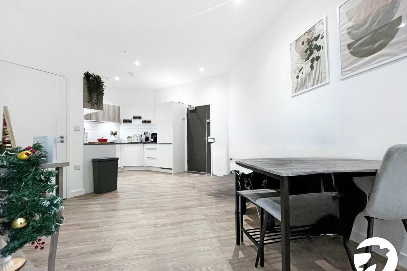 2 bedroom property to rent in Chatham Maritime | Robinson Michael & Jackson