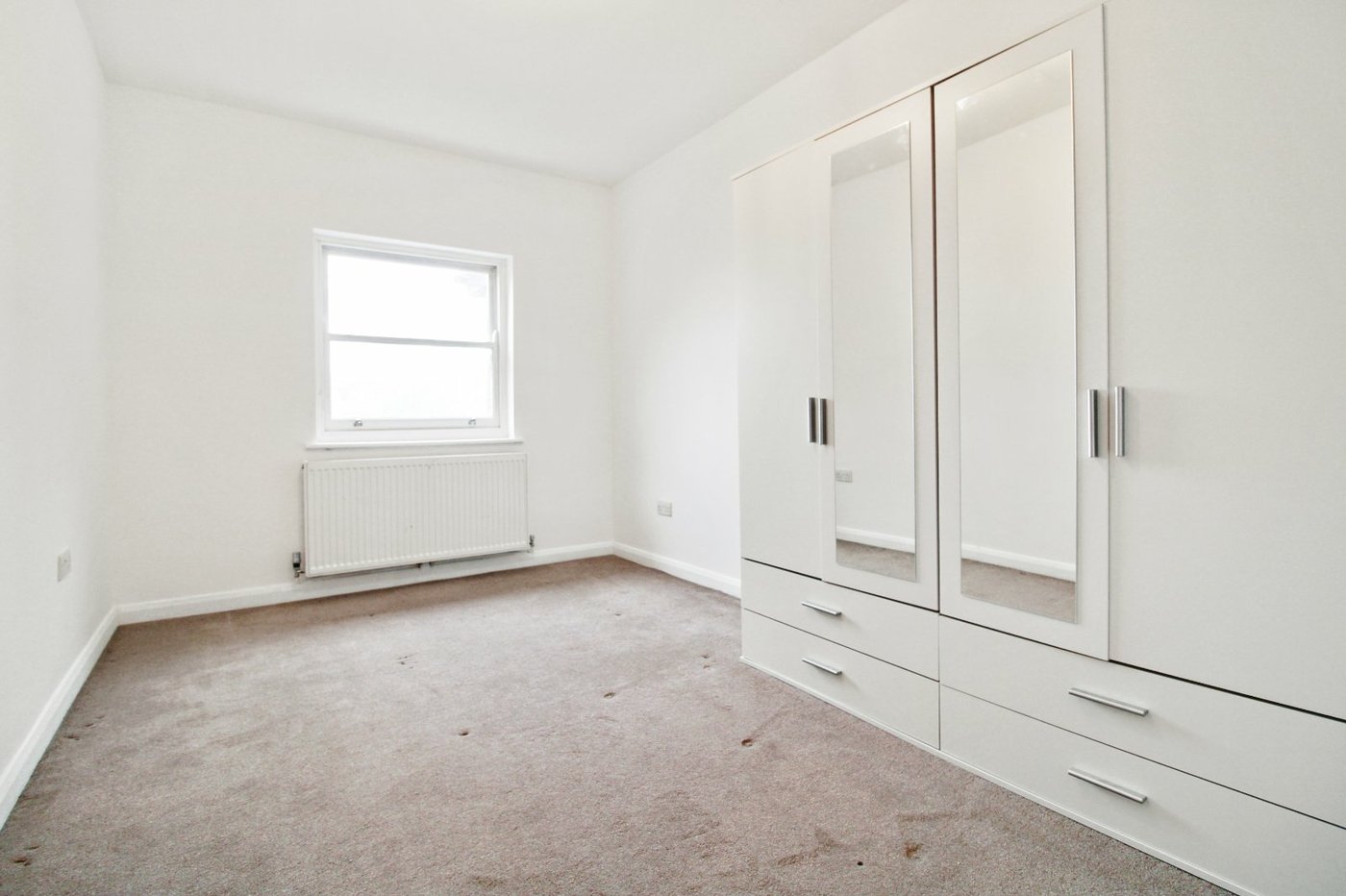 1 bedroom property to rent in Gravesend | Robinson Michael & Jackson