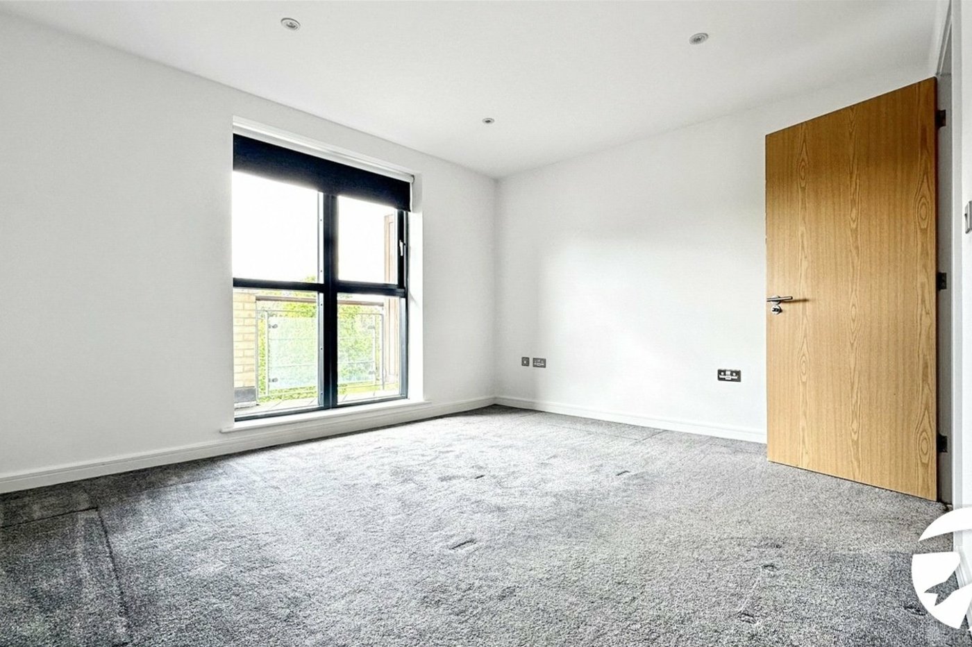 2 bedroom property to rent in Waterstone Way | Robinson Michael & Jackson