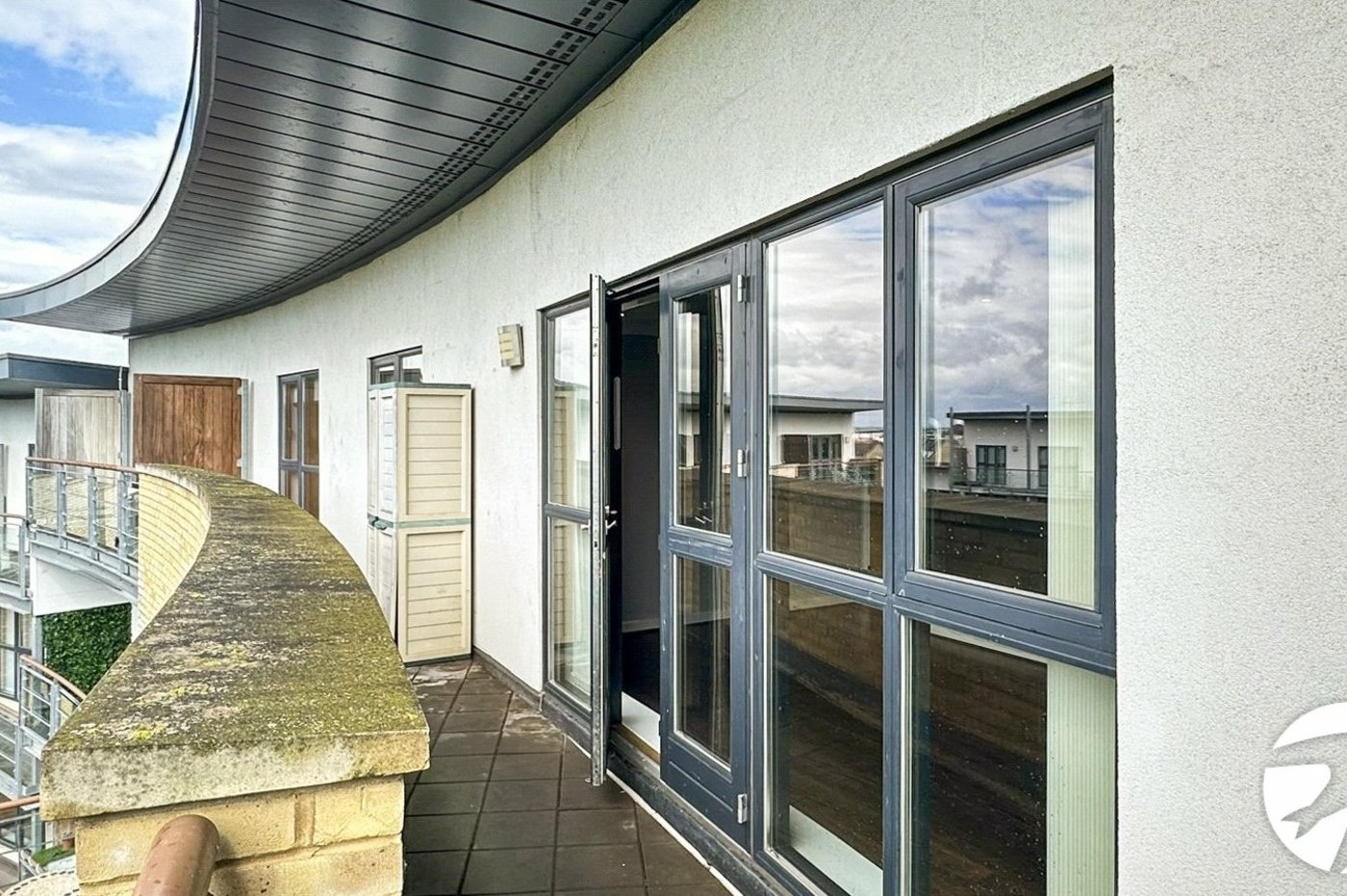 2 bedroom property to rent in Waterstone Way | Robinson Michael & Jackson