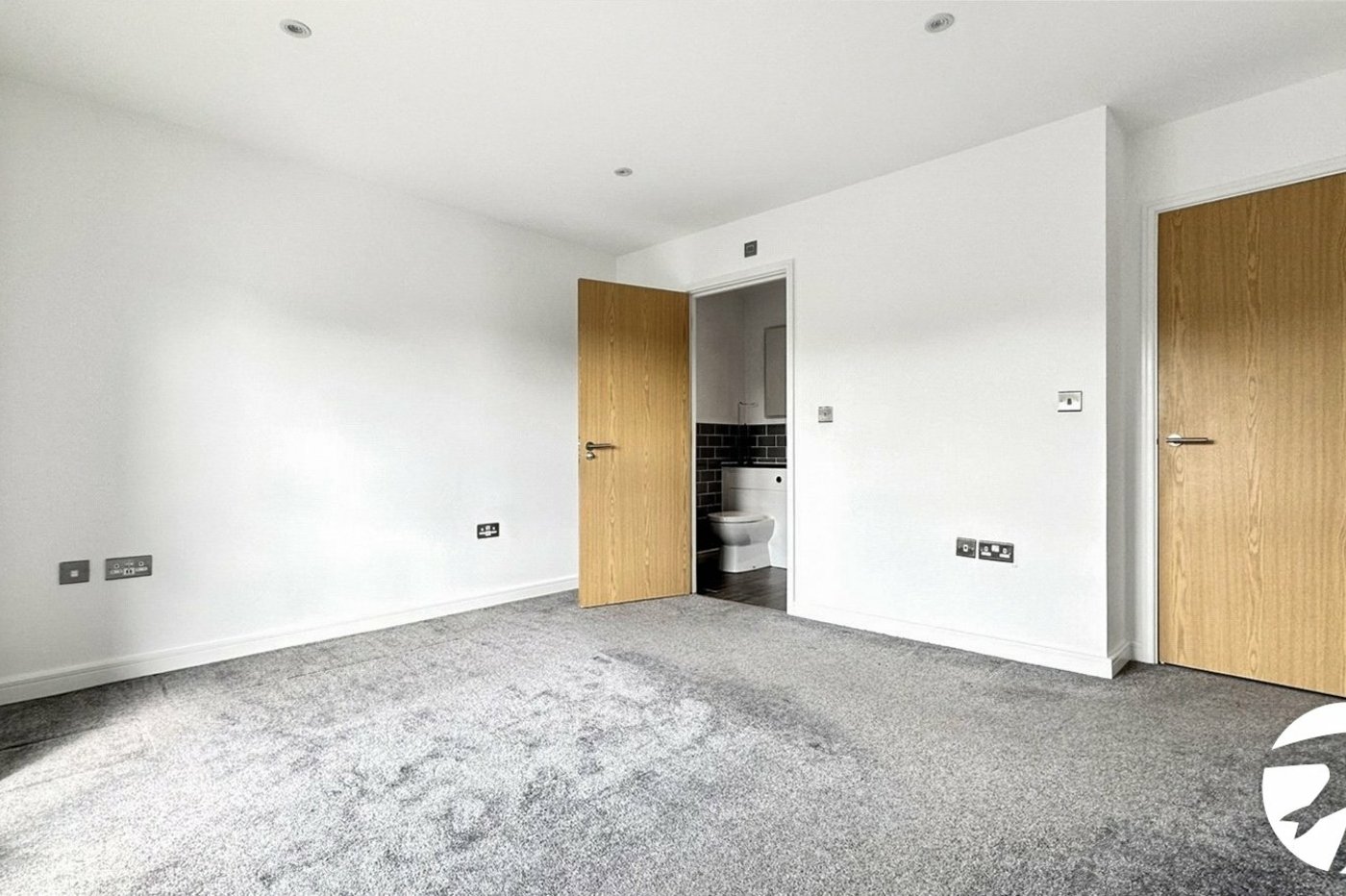 2 bedroom property to rent in Waterstone Way | Robinson Michael & Jackson