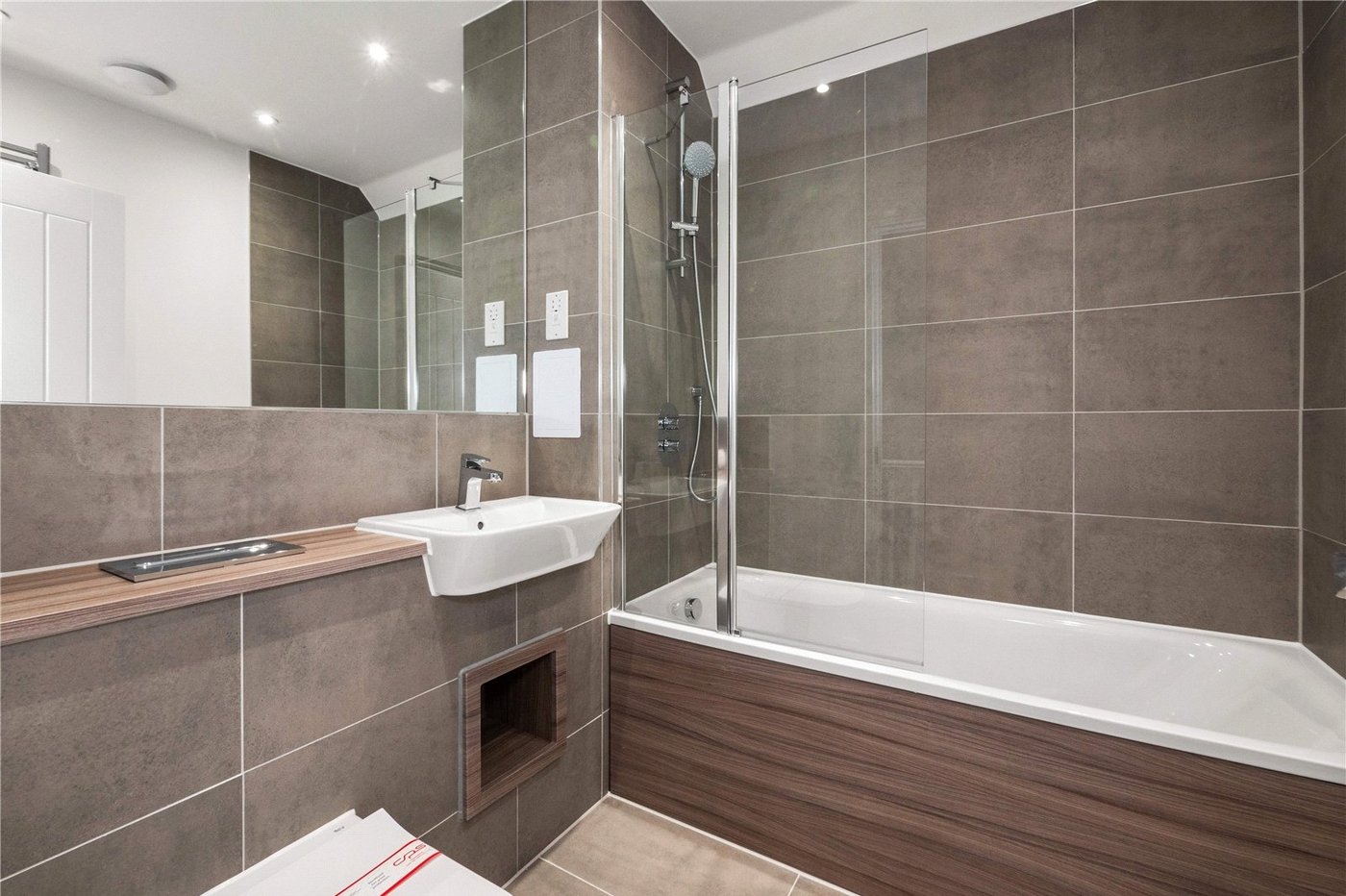 3 bedroom house to rent in Langley | Robinson Michael & Jackson