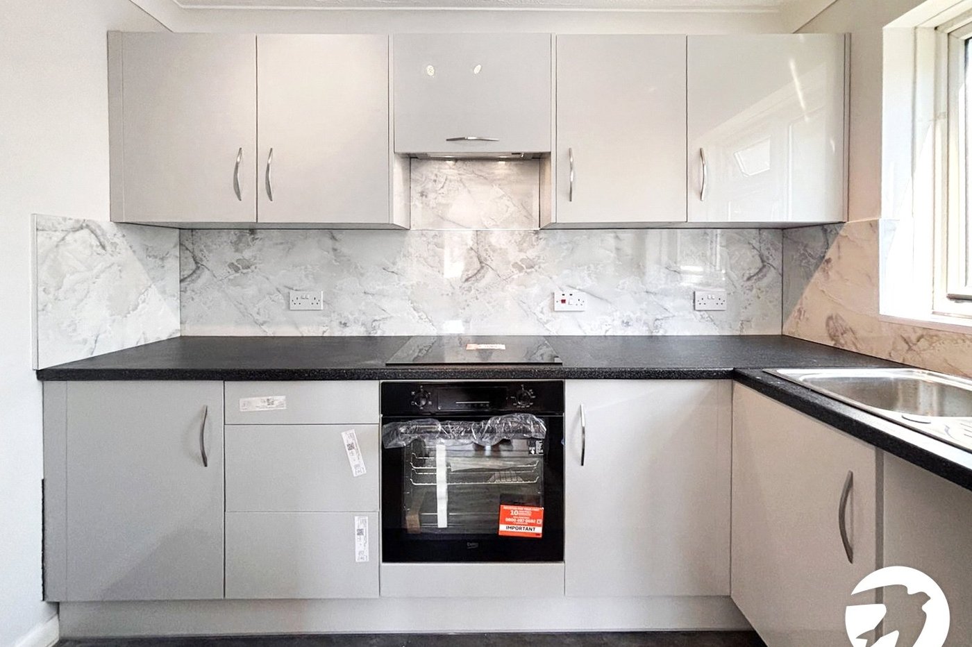 2 bedroom property to rent in Cheshunt Road | Robinson Jackson