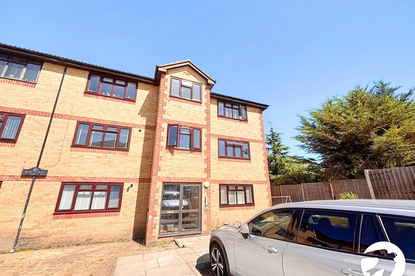 2 bedroom property to rent in Cheshunt Road | Robinson Jackson