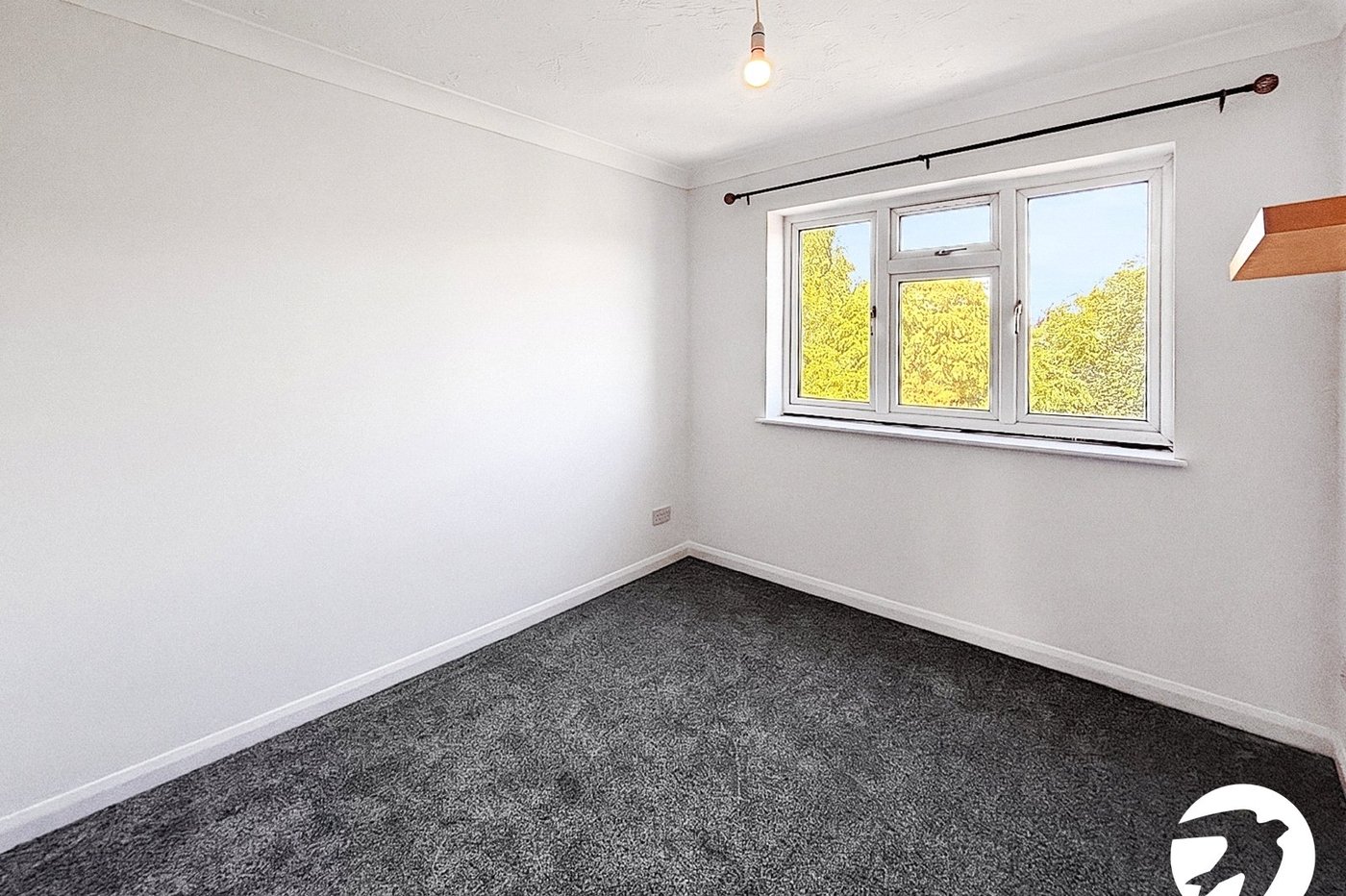 2 bedroom property to rent in Cheshunt Road | Robinson Jackson