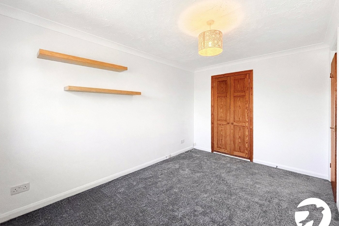 2 bedroom property to rent in Cheshunt Road | Robinson Jackson