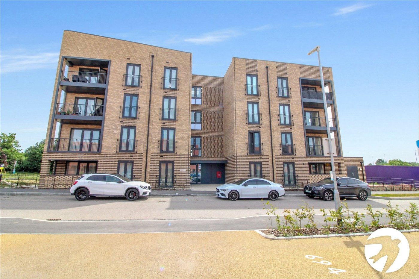 2 bedroom property to rent in Greenhithe | Robinson Michael & Jackson