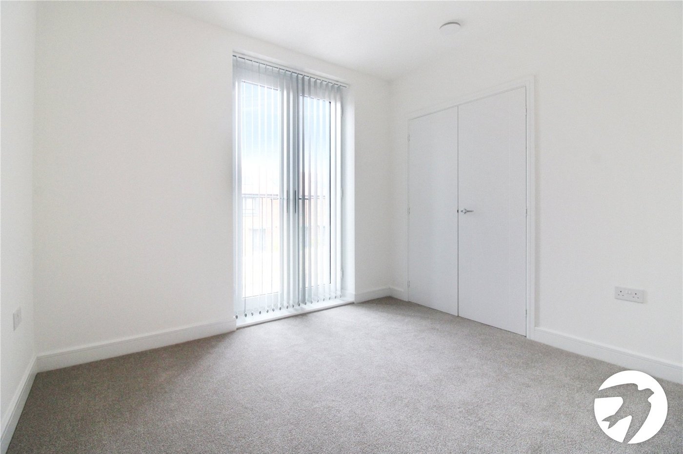2 bedroom property to rent in Greenhithe | Robinson Michael & Jackson