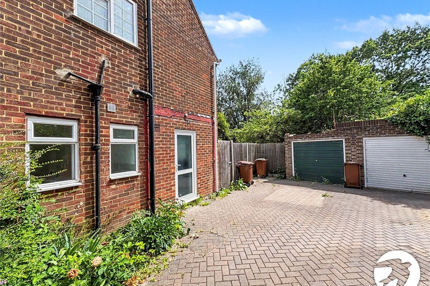 3 bedroom house to rent in Rochester | Robinson Michael & Jackson