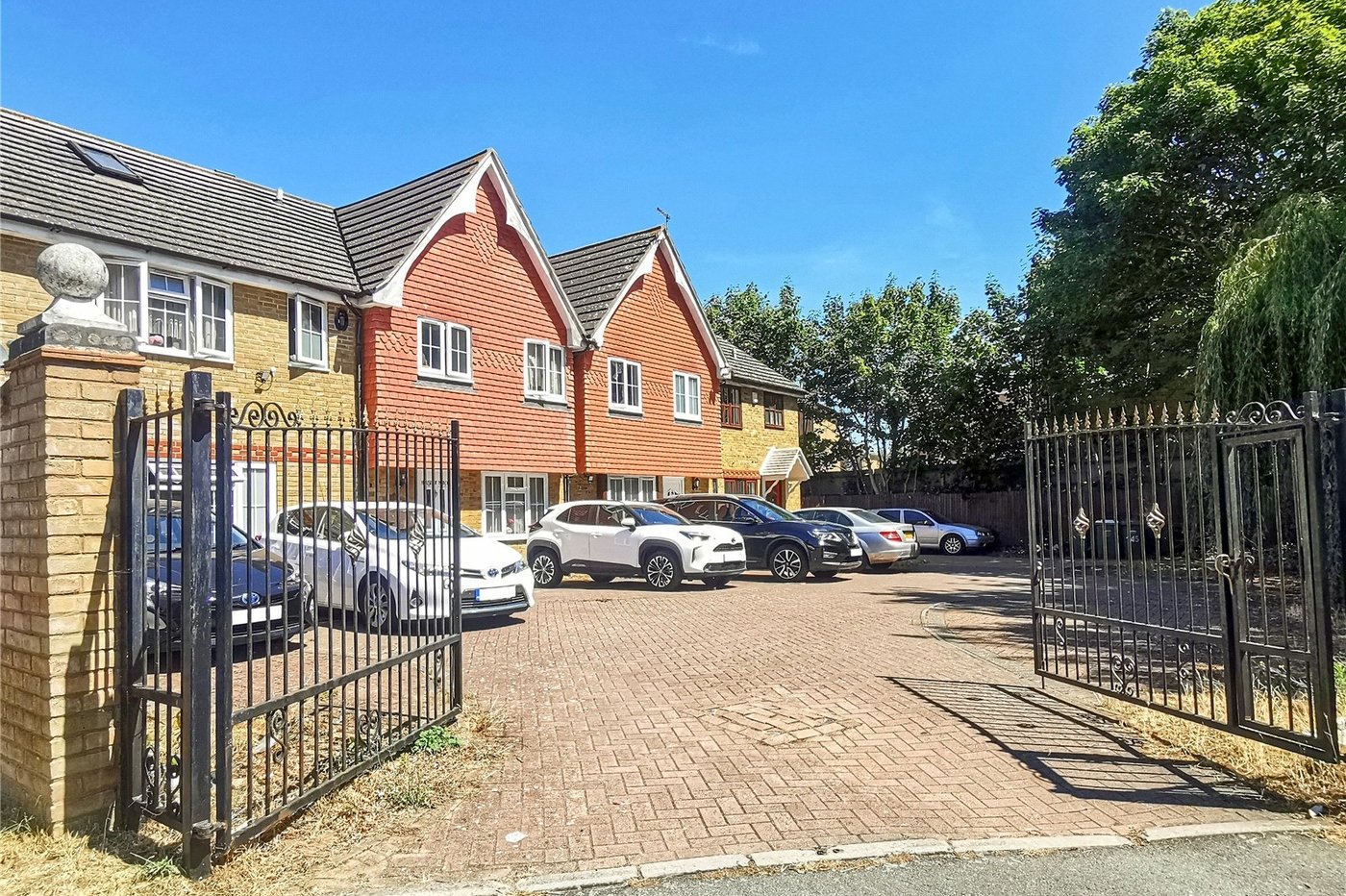 3 bedroom house to rent in Erith | Robinson Jackson