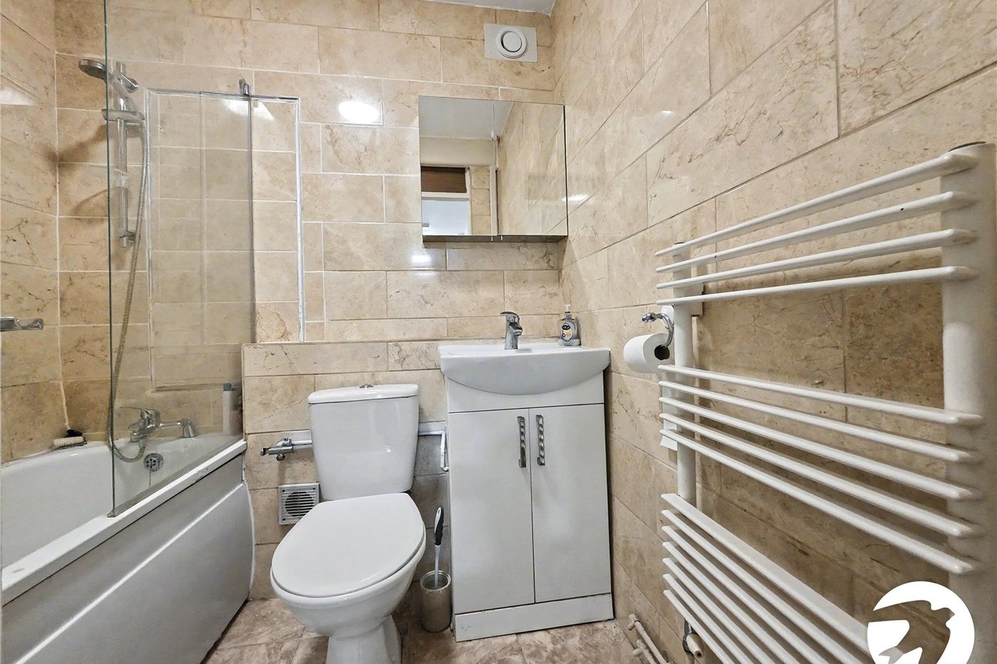 2 bedroom property to rent in London | Robinson Jackson