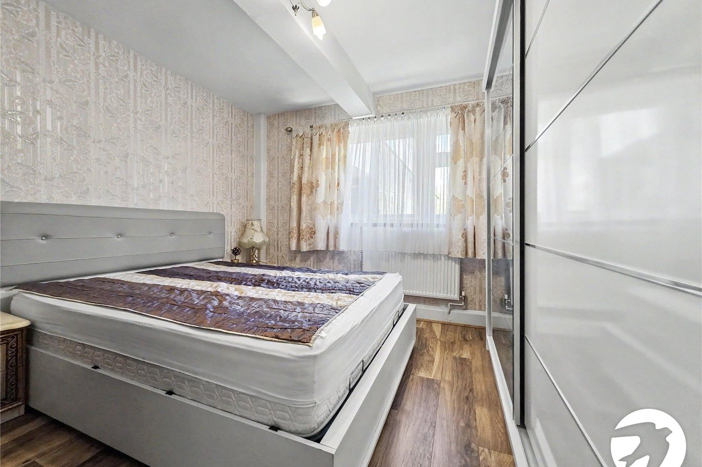 2 bedroom property to rent in London | Robinson Jackson