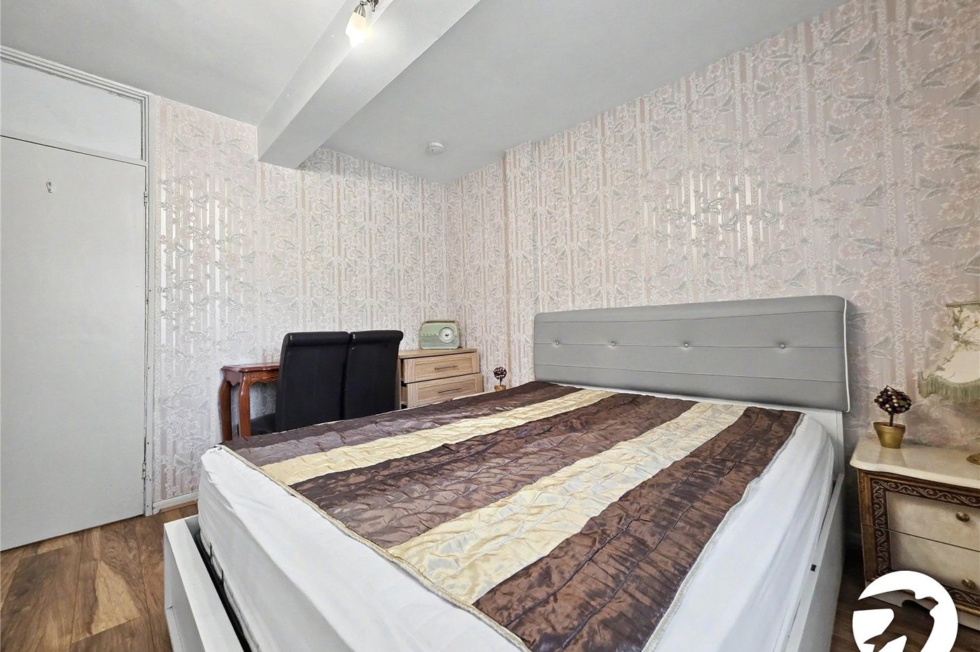 2 bedroom property to rent in London | Robinson Jackson