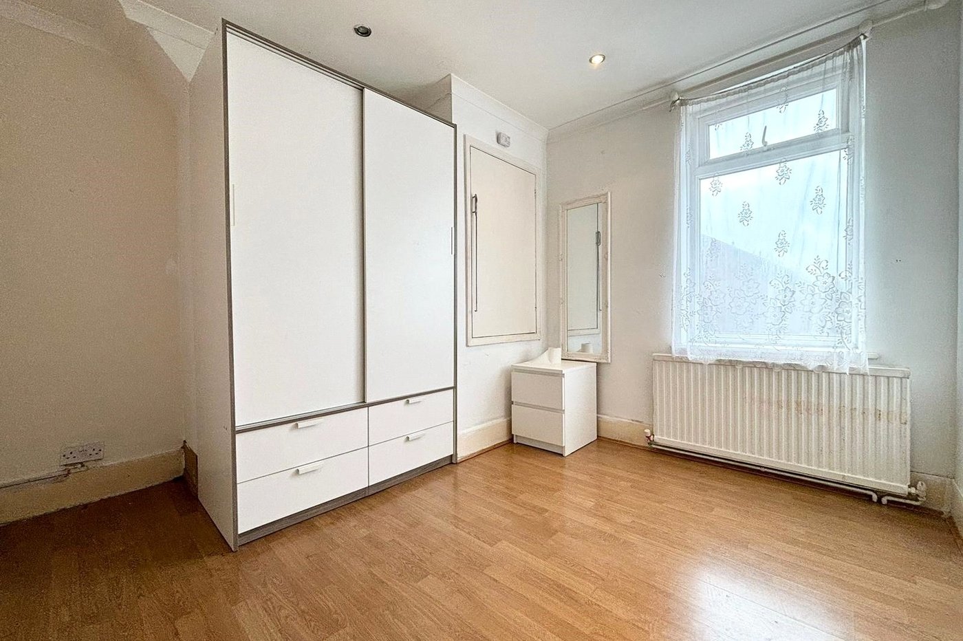 2 bedroom house to rent in Dartford | Robinson Jackson