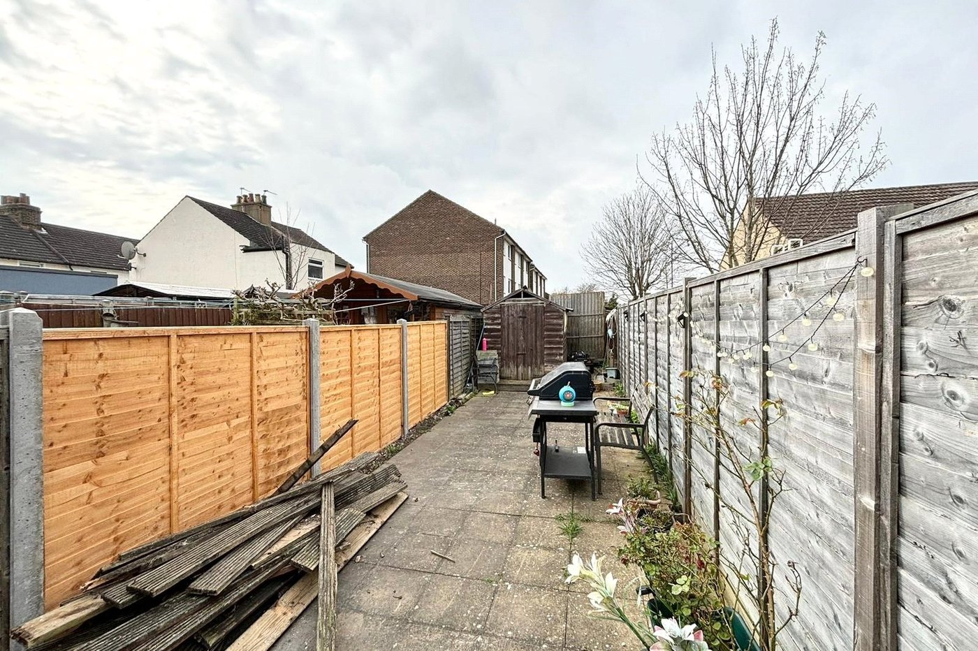 2 bedroom house to rent in Dartford | Robinson Jackson