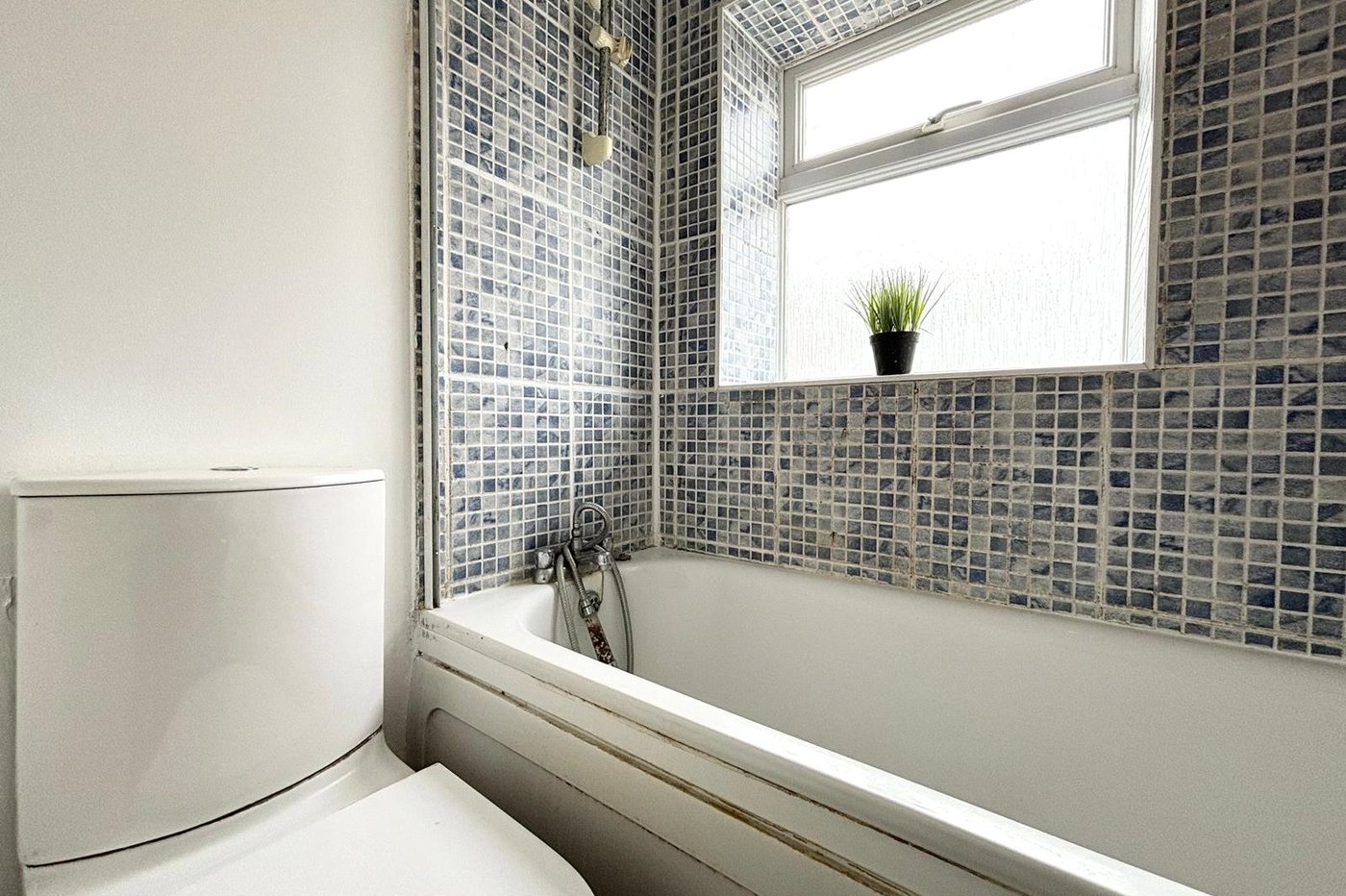2 bedroom house to rent in Dartford | Robinson Jackson