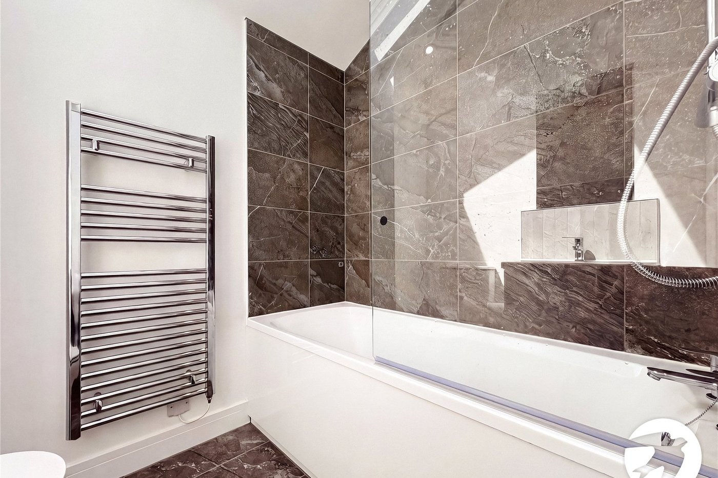 3 bedroom house to rent in Lynsted | Robinson Michael & Jackson